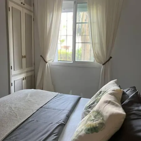Apartment Alquiler Vacacional. Bajo Con Parrilla Y Piscina, Cerca De La Playa Y Puerto Banus Estepona