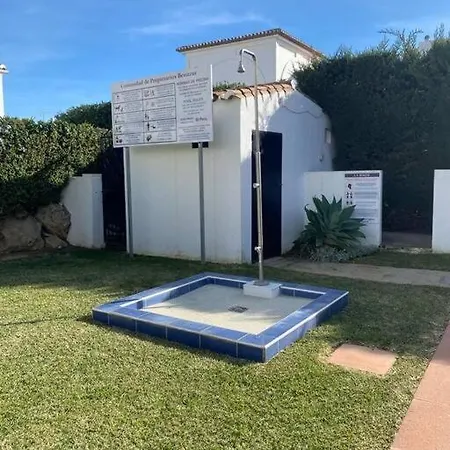 Alquiler Vacacional. Bajo Con Parrilla Y Piscina, Cerca De La Playa Y Puerto Banus Διαμέρισμα *