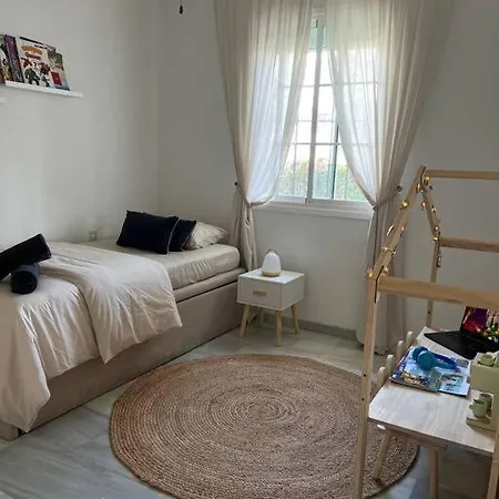 Διαμέρισμα Alquiler Vacacional. Bajo Con Parrilla Y Piscina, Cerca De La Playa Y Puerto Banus