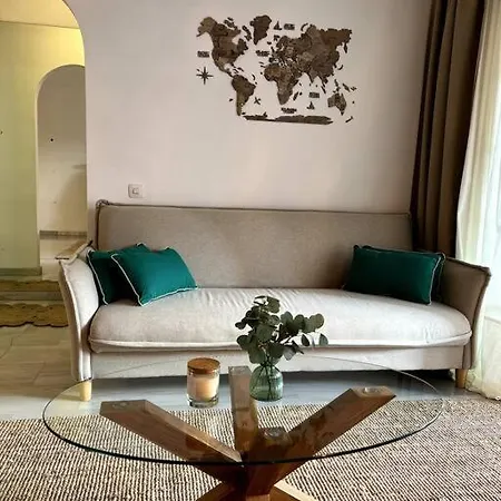 Alquiler Vacacional. Bajo Con Parrilla Y Piscina, Cerca De La Playa Y Puerto Banus Apartment