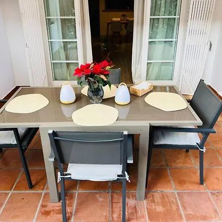 Apartment Alquiler Vacacional. Bajo Con Parrilla Y Piscina, Cerca De La Playa Y Puerto Banus