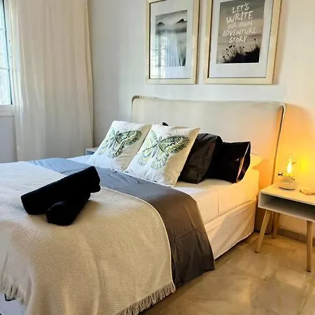 Alquiler Vacacional. Bajo Con Parrilla Y Piscina, Cerca De La Playa Y Puerto Banus Apartment