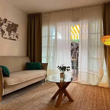 Alquiler Vacacional. Bajo Con Parrilla Y Piscina, Cerca De La Playa Y Puerto Banus Apartment *
